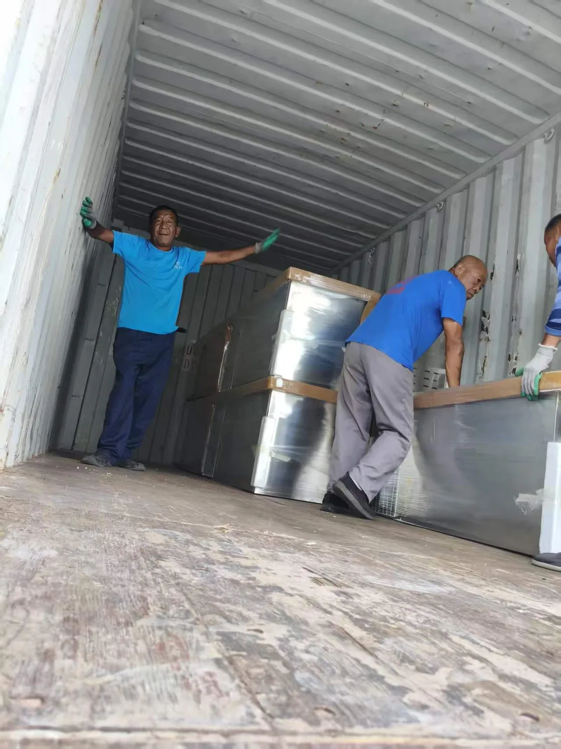 Worldwide shipping of smokeless BBQ carts