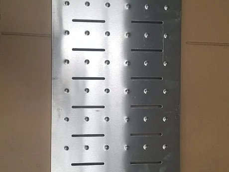 Round holes and slots pattern