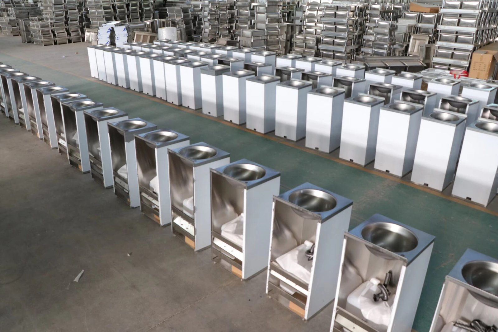Stainless steel sink manufacturing line